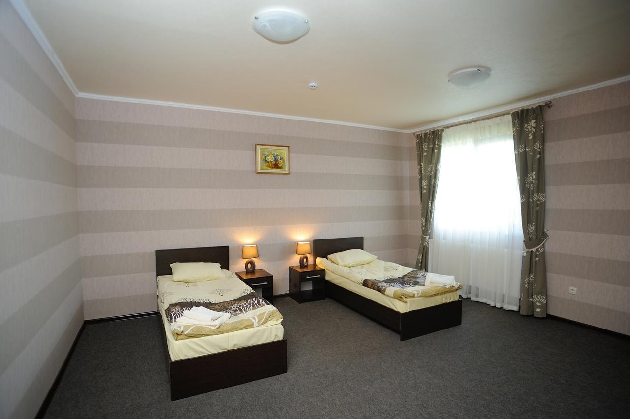 Hotel Vulyk Duliby Екстериор снимка